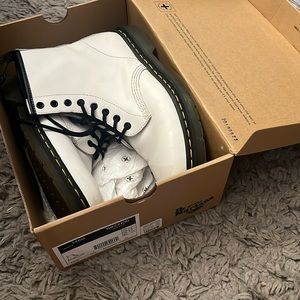 doc marten 1460 boot smooth